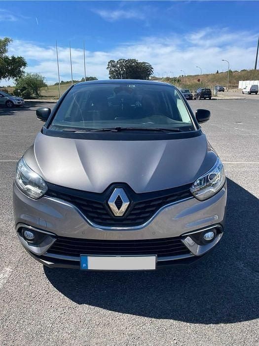 Cinzento Usado 2019 Renault Grand Scénic IV Monovolume | € 13.500 (Bom preço) - Imagem 1/4