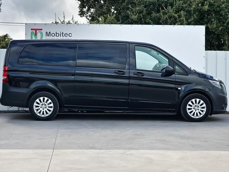 Usado Mercedes Vito 163 HP (119 kW) 2018 Preto Van