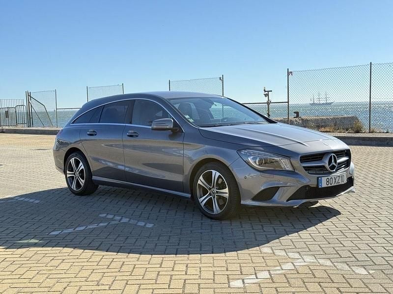 Cinza Usado 2015 Mercedes CLA200 Shooting Brake Carrinha | € 18.900 - Imagem 1/4