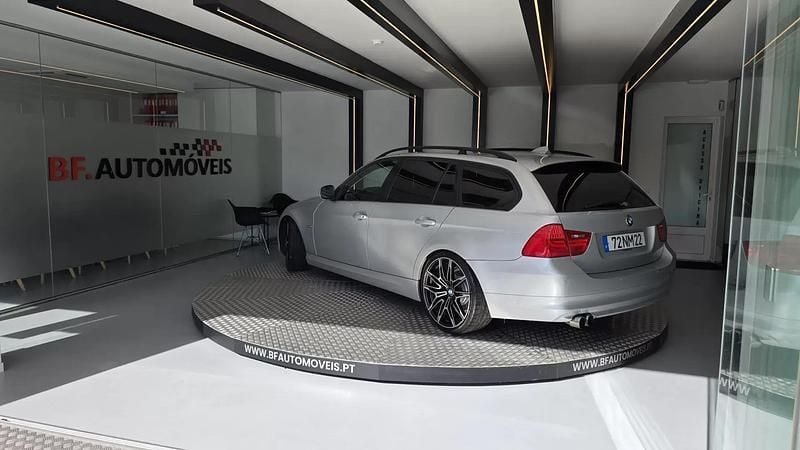 Usado BMW 320 Efficient Dynamics 163 HP (119 kW) 2009 Cinzento Carrinha