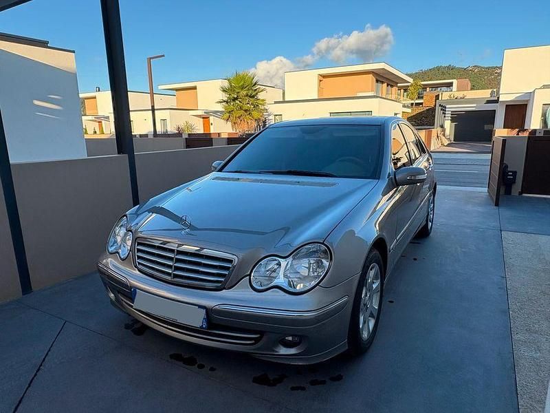 Usado 2005 Mercedes C280 Sedan | € 10.900 - Imagem 1/4