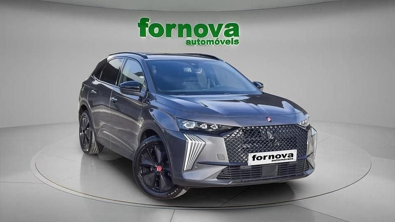 Cinza Usado 2023 DS Automobiles DS7 Crossback Performance Line Plus SUV | € 42.900 - Imagem 1/4