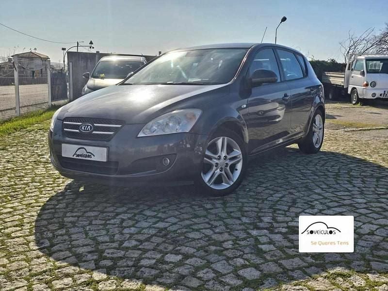 Antracite Usado 2009 Kia Ceed Citadino | € 5.750 (Preço justo) - Imagem 1/4