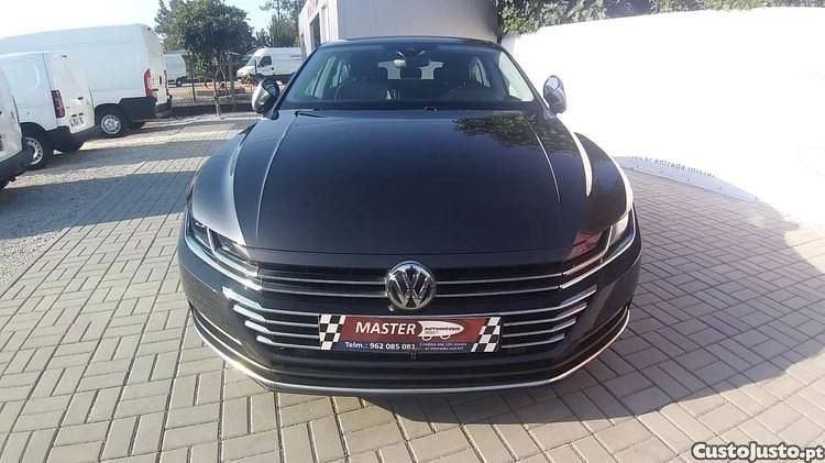 Cinza Usado 2019 VW Arteon Elegance Sedan | € 26.750 (Preço justo) - Imagem 1/1