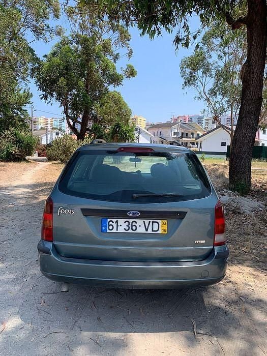 Usado Ford Focus 115 HP (84 kW) 2003 Sedan