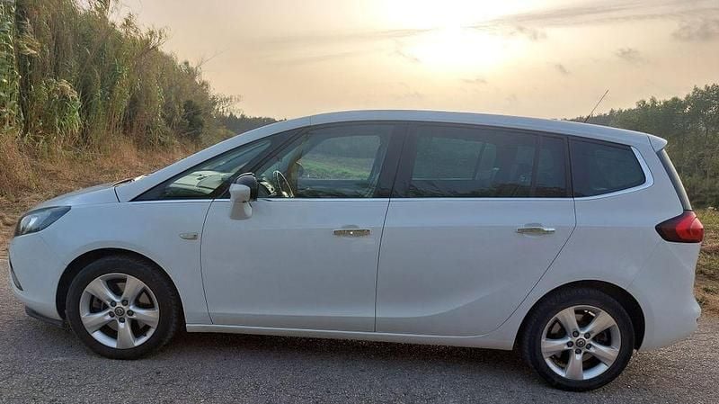 Usado 2012 Opel Zafira Tourer Monovolume | € 11.900 - Imagem 1/4