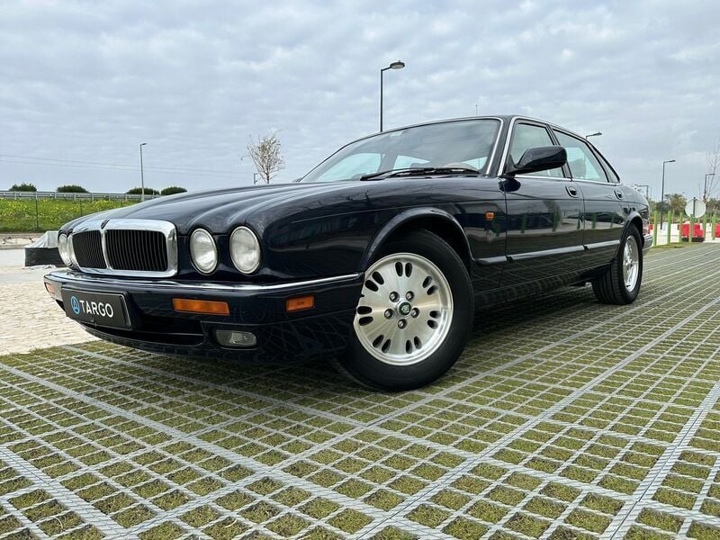 Usado Jaguar XJ 219 HP (161 kW) 1997 Azul Sedan