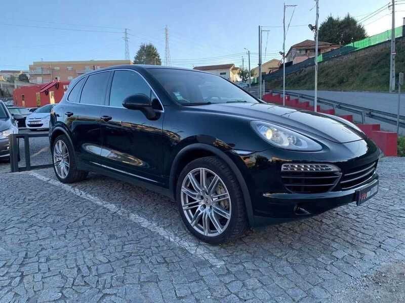 Usado Porsche Cayenne Platinum Edition 245 HP (180 kW) 2012 Preto SUV