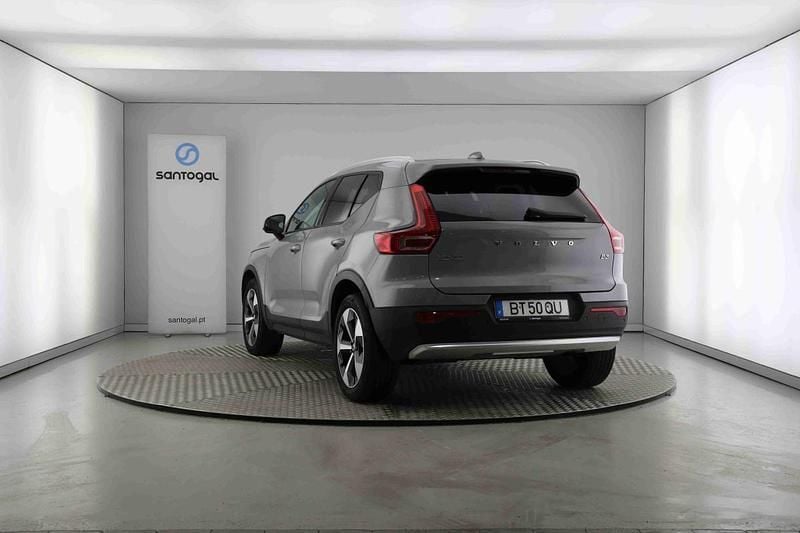 Usado Volvo XC40 Core 163 HP (119 kW) 2025 Cinzento SUV