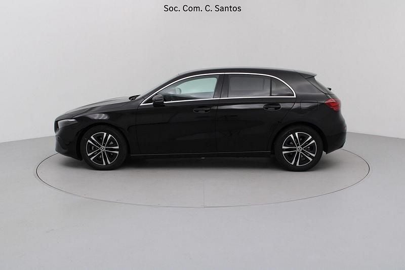 Usado Mercedes A180 Advanced 116 HP (85 kW) 2025 Preto Sedan