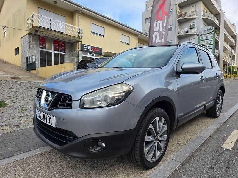 Cinzento Usado 2010 Nissan Qashqai +2 SUV | € 9.990 (Preço justo) - Imagem 1/4