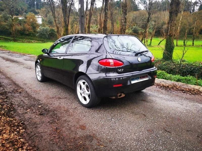 Usado Alfa Romeo 147 Progression 120 HP (88 kW) 2004 Preto Citadino