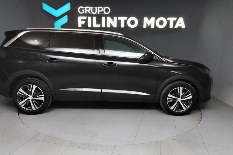 Preto Usado 2024 Peugeot 5008 Allure Monovolume | € 29.990 (Preço justo) - Imagem 1/4