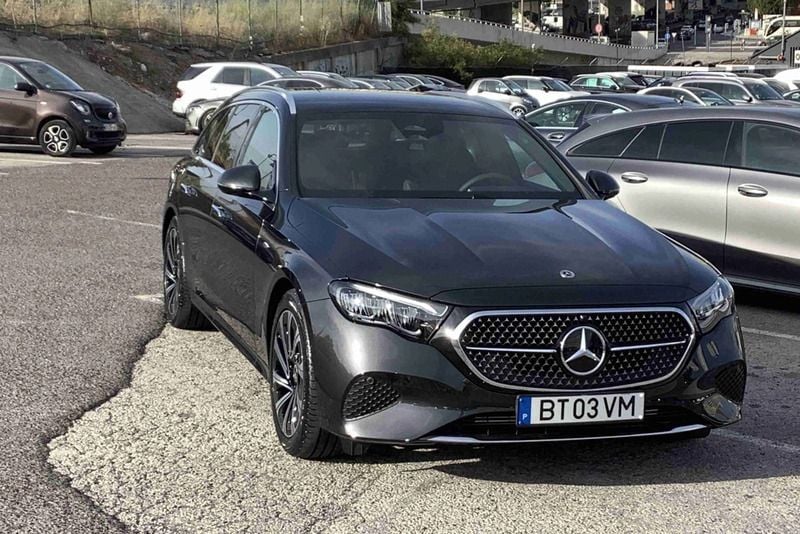 Cinzento Novo 2025 Mercedes E300 Carrinha | € 67.500 (Super Preço) - Imagem 1/4