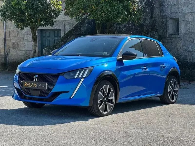 Usado Peugeot e-208 GT 100 kW (136 HP) 2020 Azul Citadino