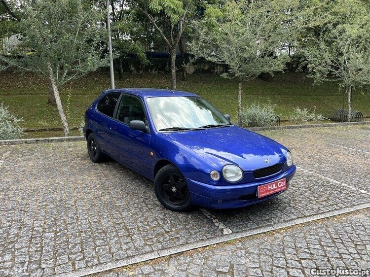 Azul Usado 1999 Toyota Corolla Van | € 4.999 - Imagem 1/1