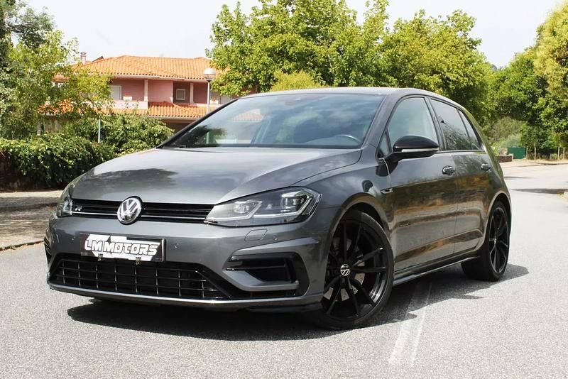 Cinzento Usado 2019 VW Golf VII R Citadino | € 34.000 - Imagem 1/4