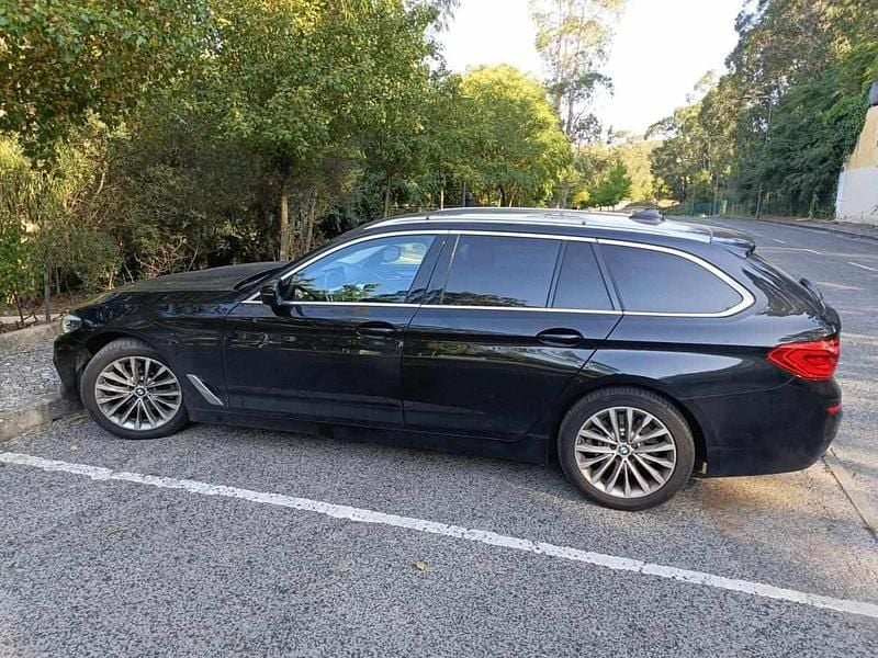 Preto Usado 2019 BMW 520 Carrinha | € 26.250 - Imagem 1/4