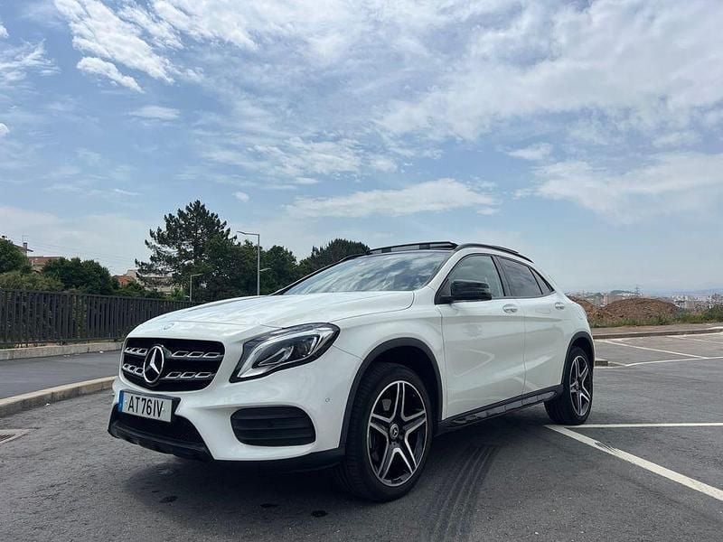 Usado 2017 Mercedes GLA220 AMG SUV | € 25.000 - Imagem 1/4