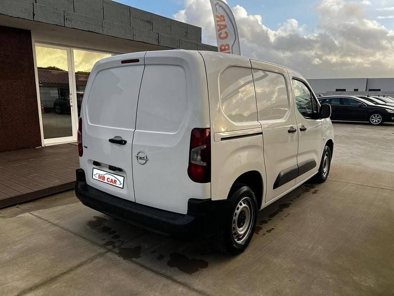 Usado Opel Combo 102 HP (75 kW) 2021 Branco Monovolume