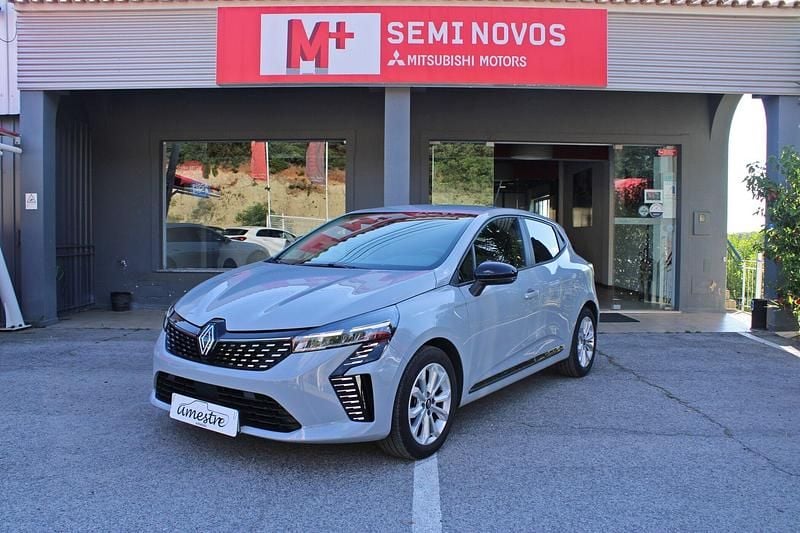 Cinza Usado 2024 Renault Clio V Evolution | € 18.750 (Preço justo) - Imagem 1/4