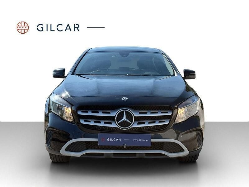 Usado Mercedes GLA180 109 HP (80 kW) 2017 Preto SUV