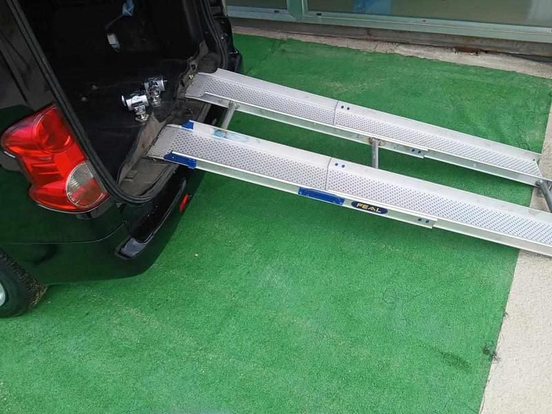 Preto Usado 2011 Nissan NV200 Van | € 9.000 - Imagem 1/4