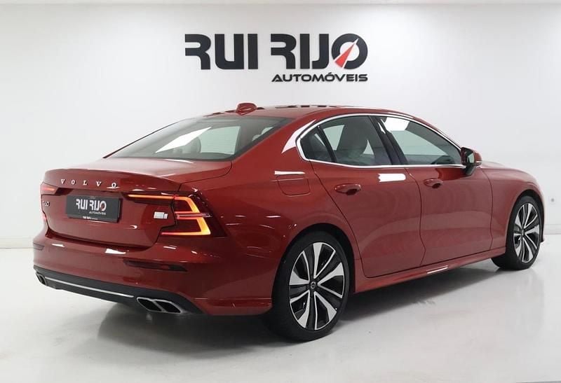 Usado Volvo S60 Inscription 392 HP (288 kW) 2021 Vermelho Sedan