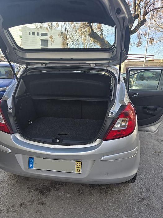 Usado Opel Corsa Enjoy 80 HP (58 kW) 2007 Sedan