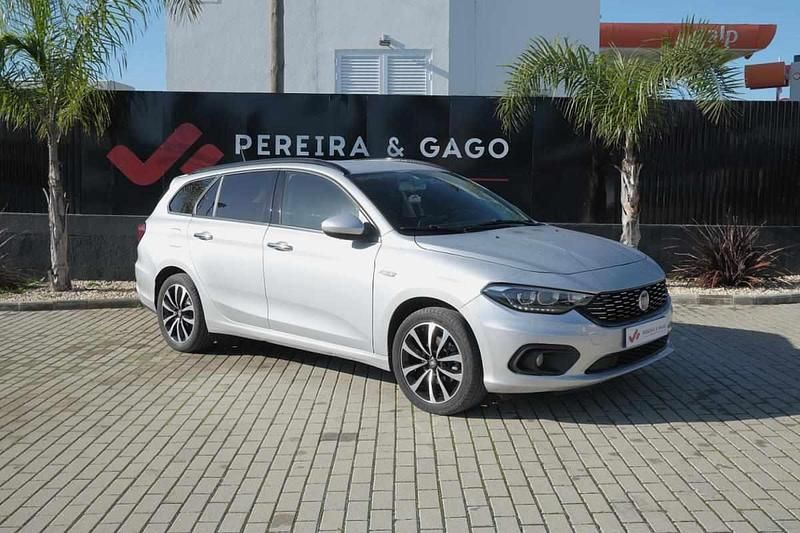 Cinzento Usado 2019 Fiat Tipo Citadino | € 11.950 (Preço justo) - Imagem 1/4
