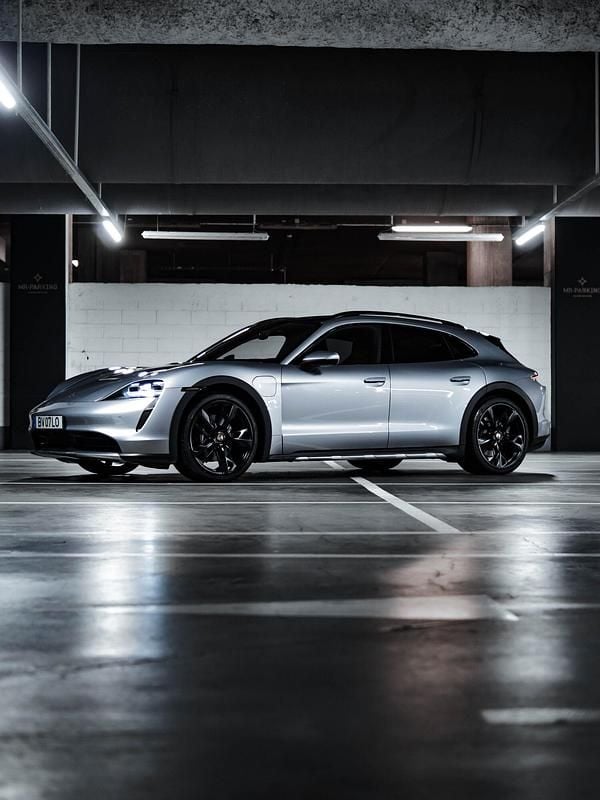 Usado Porsche Taycan 350 kW (476 HP) 2022 Cinza Sedan