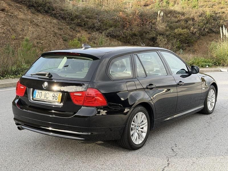 Usado BMW 318 143 HP (105 kW) 2009 Sedan
