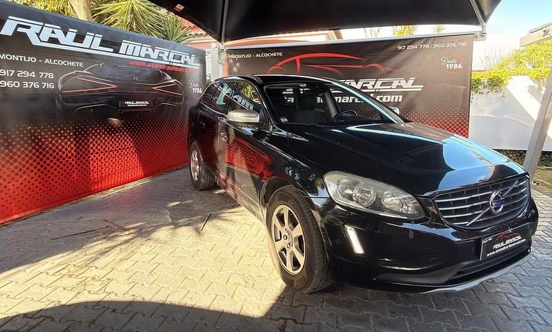 Usado Volvo XC60 Momentum 150 HP (110 kW) 2015 Preto SUV