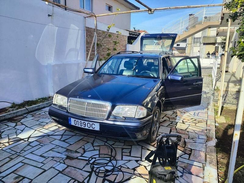 Usado Mercedes C250 150 HP (110 kW) 1996 Sedan