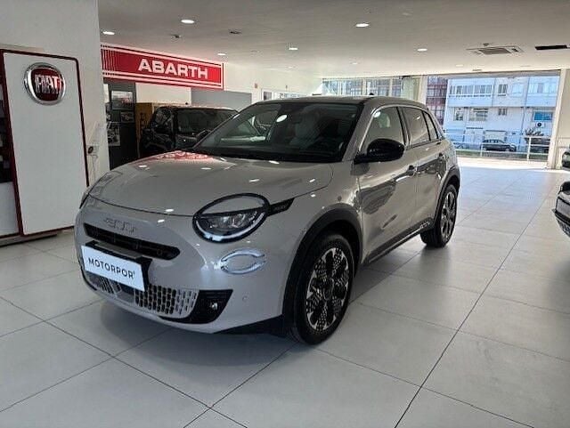 Bege Novo 2025 Fiat 600 SUV | € 24.490 (Preço justo) - Imagem 1/4