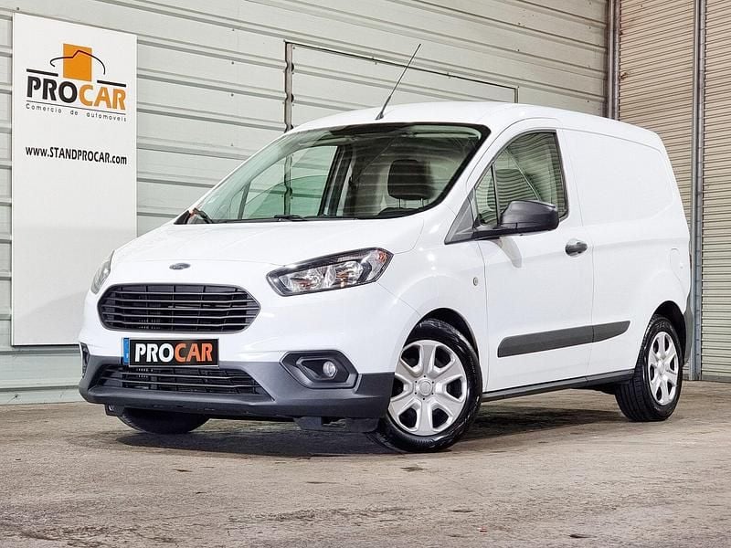 Branco Usado 2020 Ford Courier Ambiente Monovolume | € 11.900 (Preço justo) - Imagem 1/4