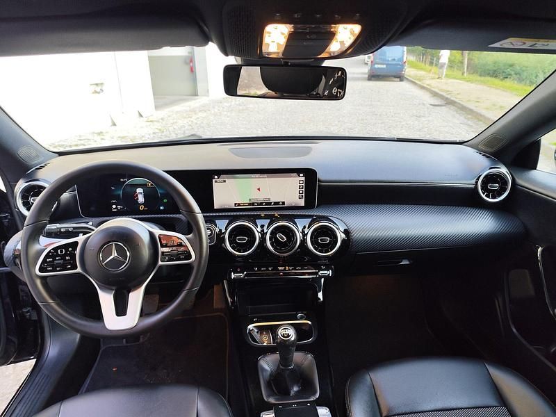 Usado Mercedes CLA180 Style 116 HP (85 kW) 2019 Preto Sedan