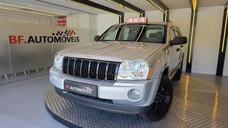 Cinzento Usado 2005 Jeep Grand Cherokee Laredo SUV | € 19.900 - Imagem 1/4