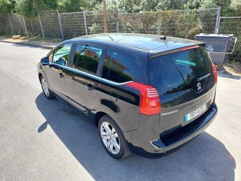 Usado 2010 Peugeot 5008 Monovolume | € 8.400 (Preço justo) - Imagem 1/4