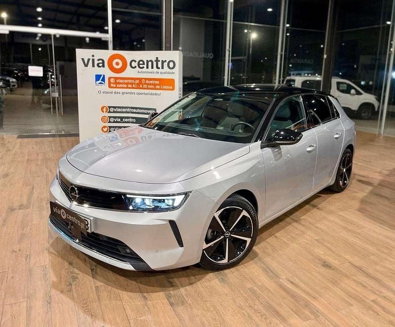 Cinza prata Usado 2023 Opel Astra Elegance Citadino | € 20.750 (Bom preço) - Imagem 1/4