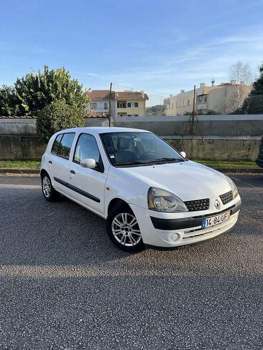 Usado Renault Clio II 2002 Sedan