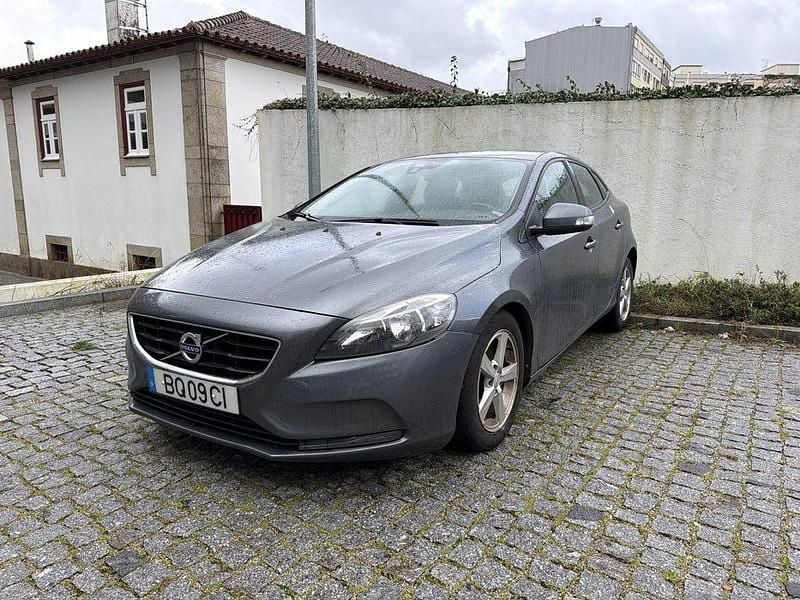 Usado Volvo V40 116 HP (85 kW) 2014 Sedan