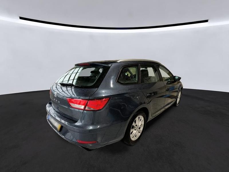 Usado Seat Leon ST 115 HP (84 kW) 2019 Antracite Carrinha