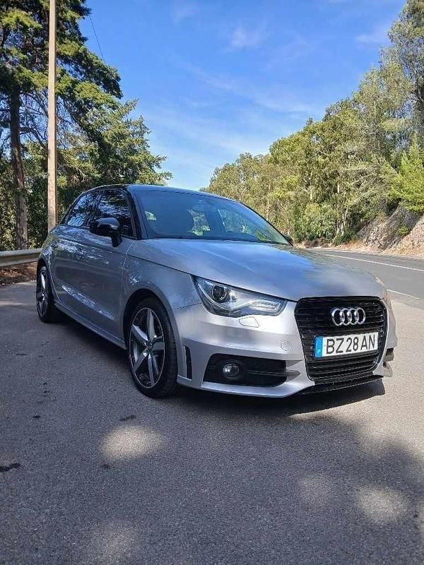 Cinzento Usado 2014 Audi A1 Sportback Citadino | € 13.800 (Preço justo) - Imagem 1/4