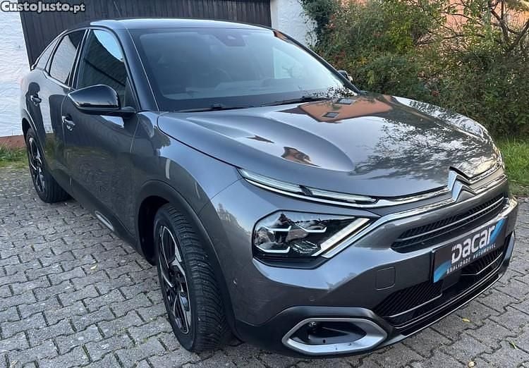 Cinza Usado 2022 Citroën C4 Shine SUV | € 20.499 (Preço justo) - Imagem 1/1