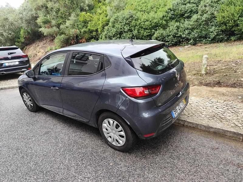 Usado Renault Clio IV 86 HP (63 kW) 2019 Cinzento Citadino