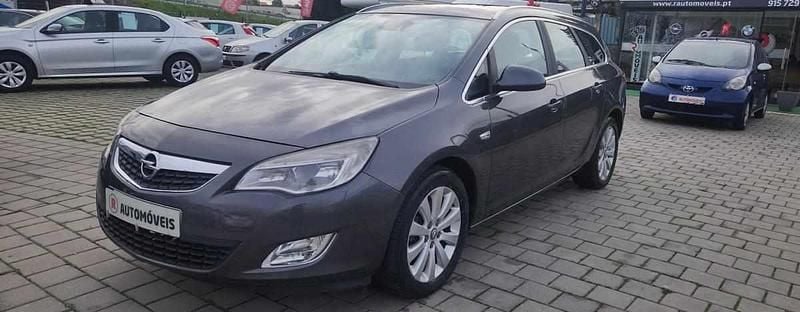 Cinzento Usado 2012 Opel Astra Carrinha | € 7.990 (Preço justo) - Imagem 1/4