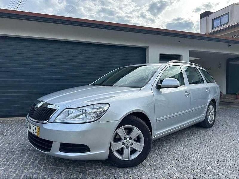 Usado 2010 Skoda Octavia GreenLine Carrinha | € 5.500 (Bom preço) - Imagem 1/4