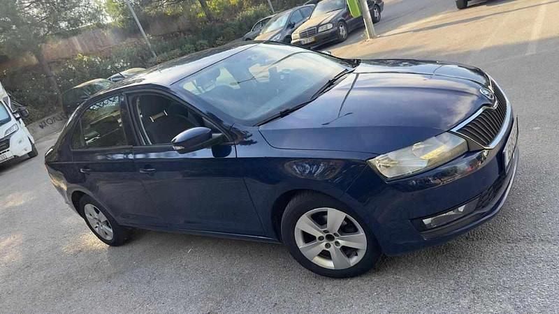 Azul Usado 2018 Skoda Rapid | € 5.990 - Imagem 1/4