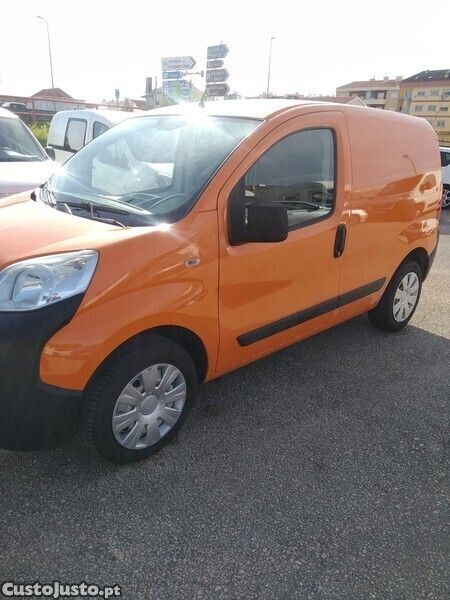 Laranja Usado 2015 Citroën Nemo Monovolume | € 4.490 - Imagem 1/1